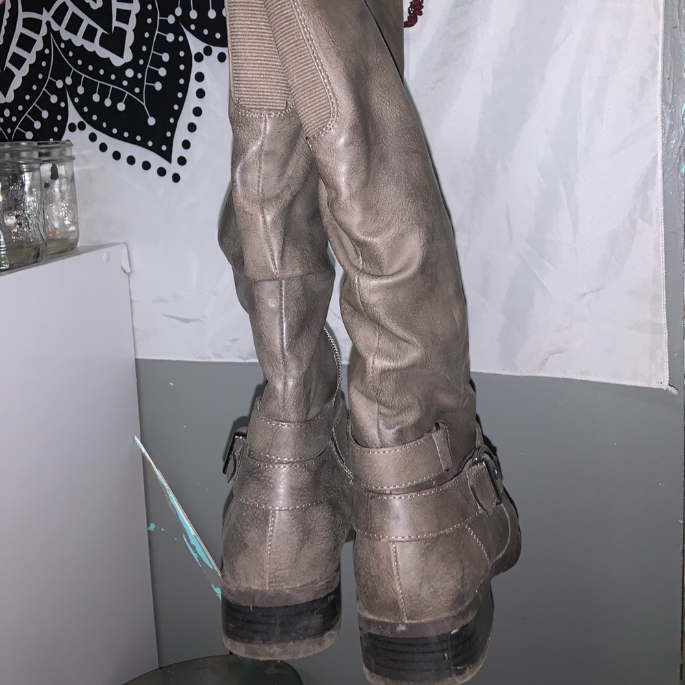Boots size 7.5